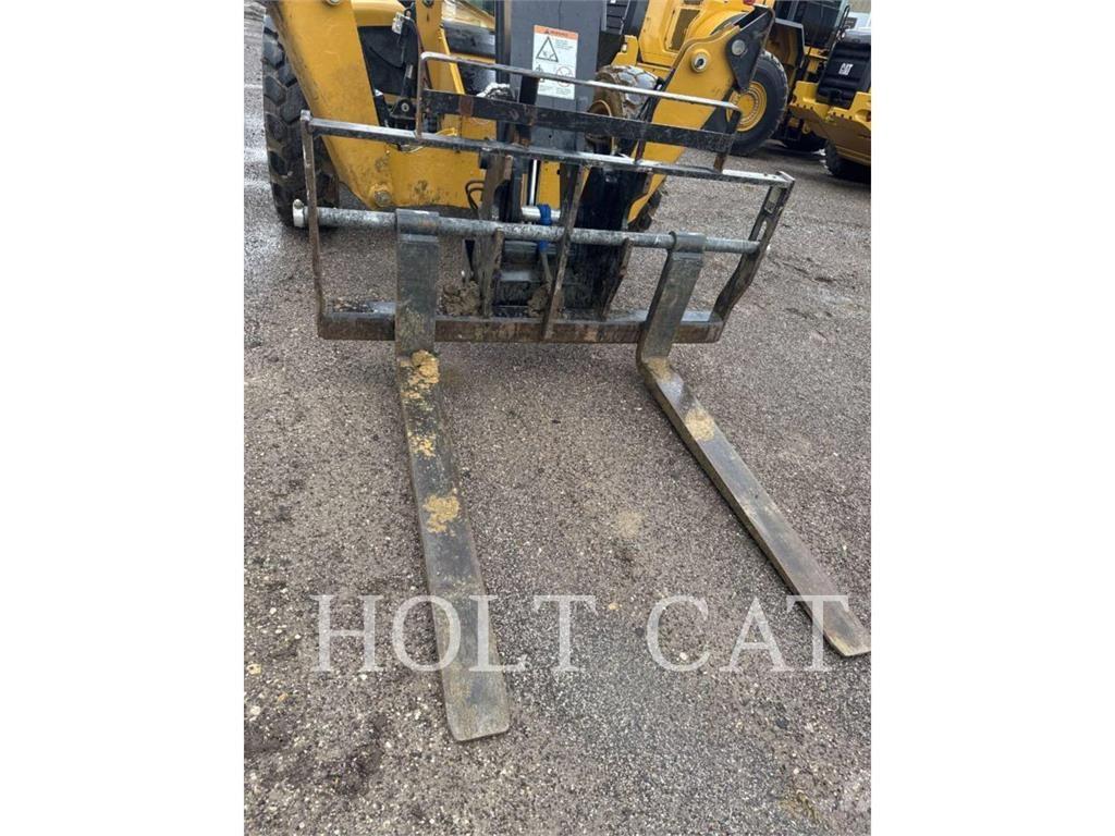 CAT TL943 Telescopic handlers