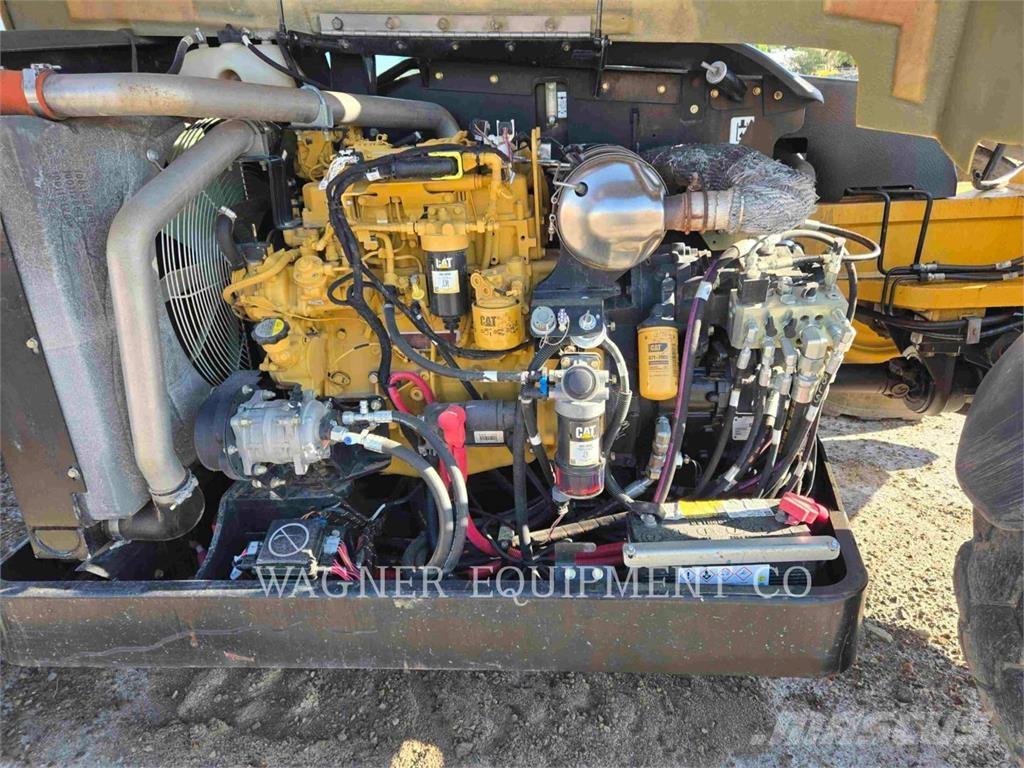 CAT TL943C Telescopic handlers