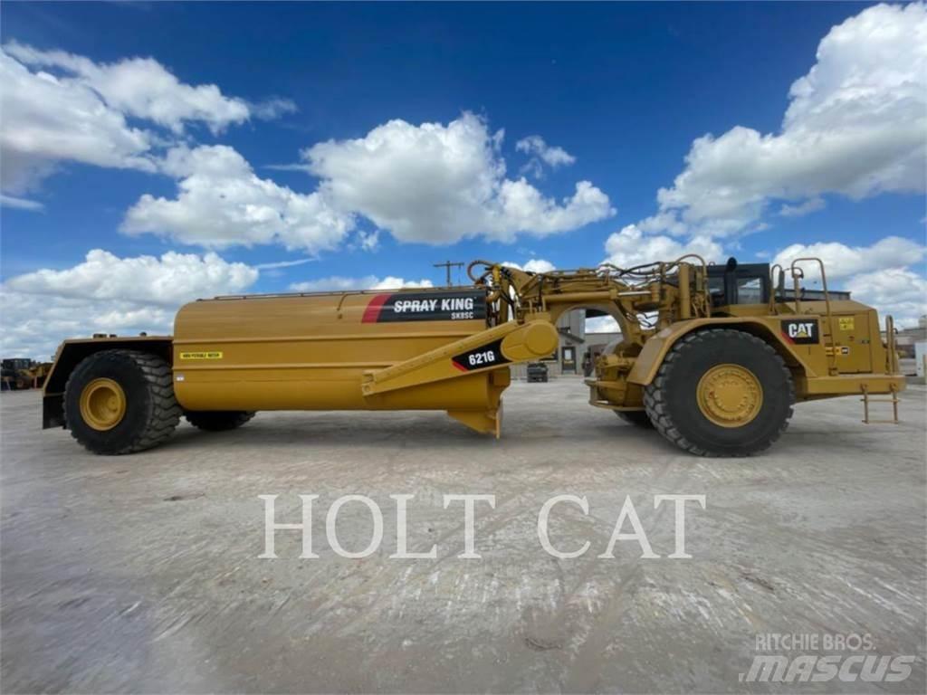 CAT W00 621G Scrapers