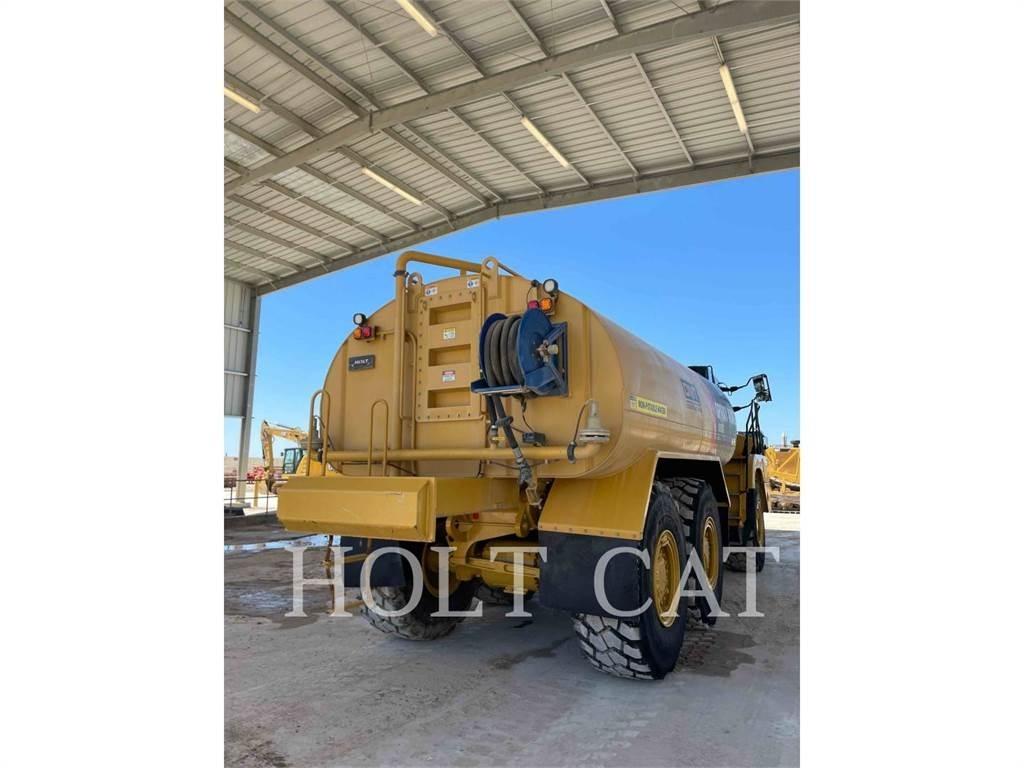 CAT W00 725 Tanker trucks