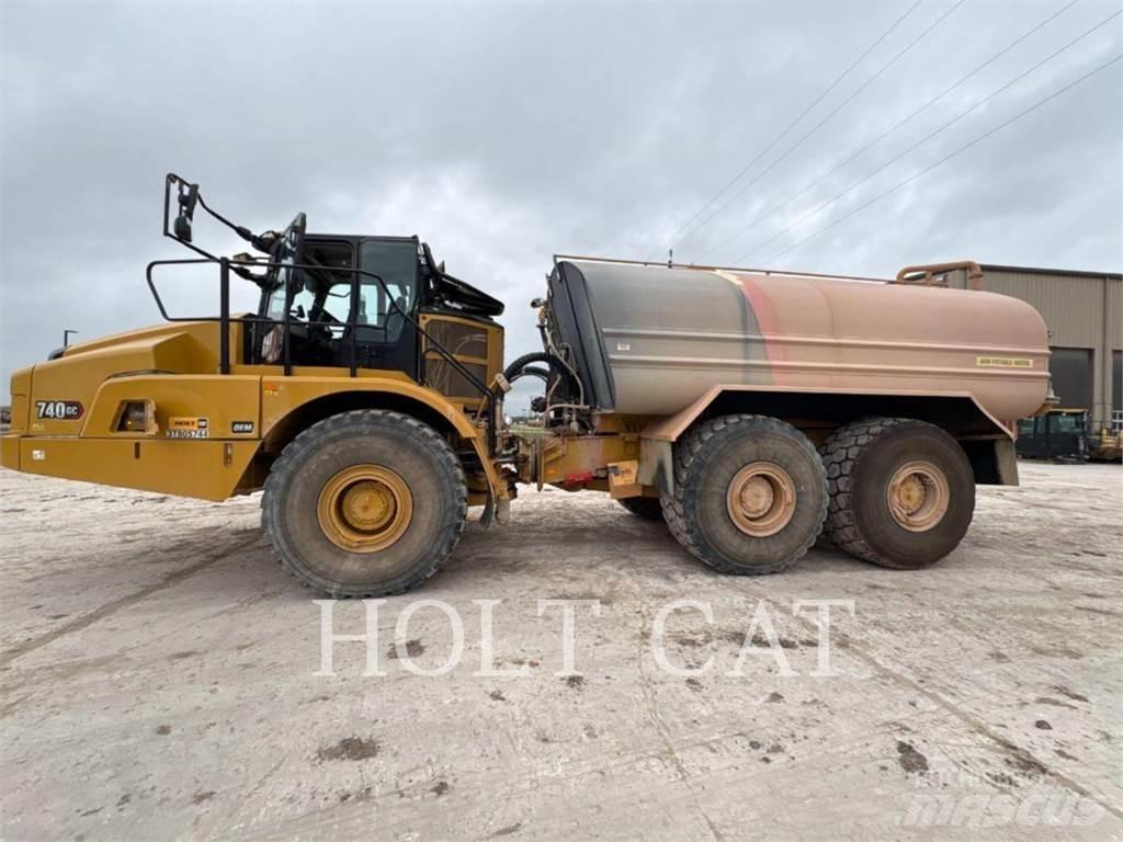 CAT W00 740GC Tanker trucks