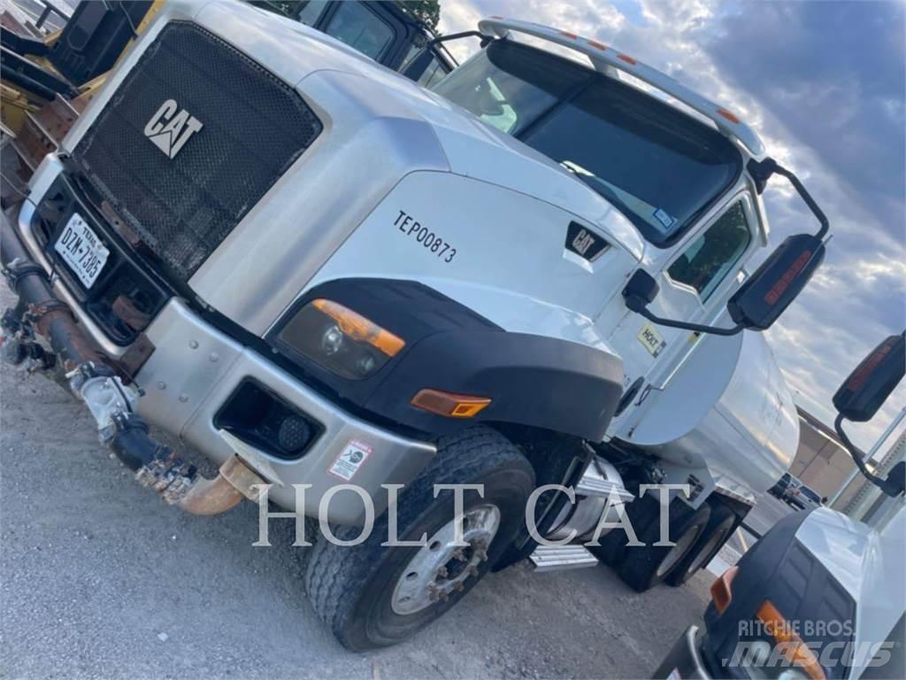 CAT WATER 4000 Tanker trucks