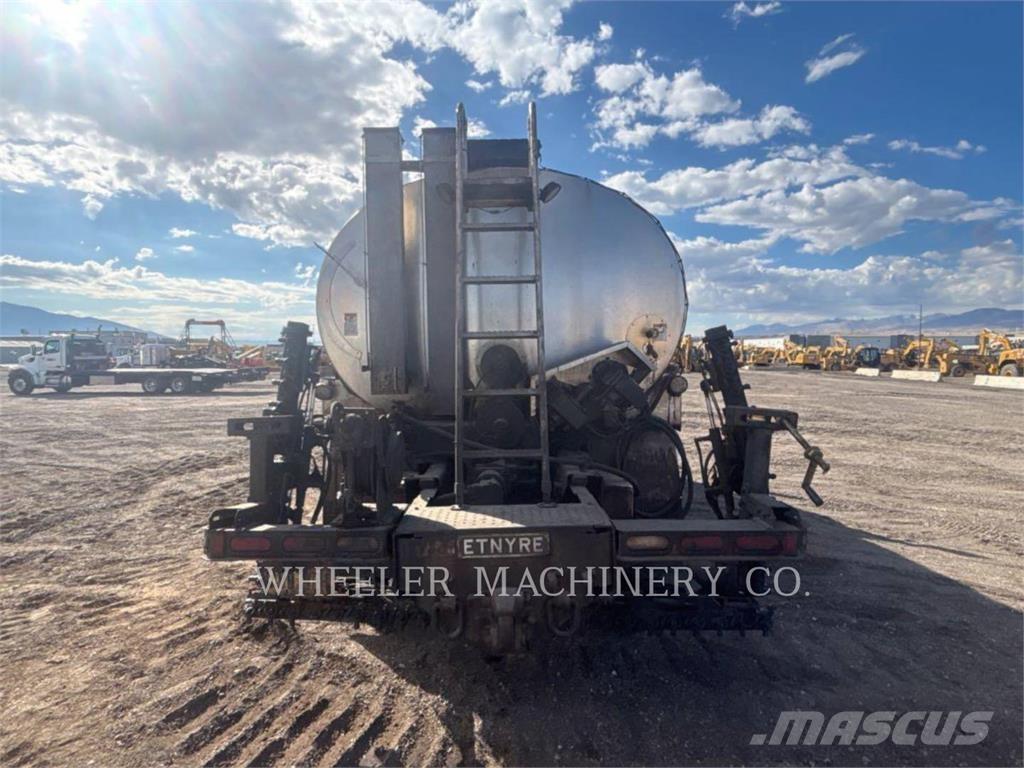  E.D. ETNYRE DIST 3500 Bitumen sprayers