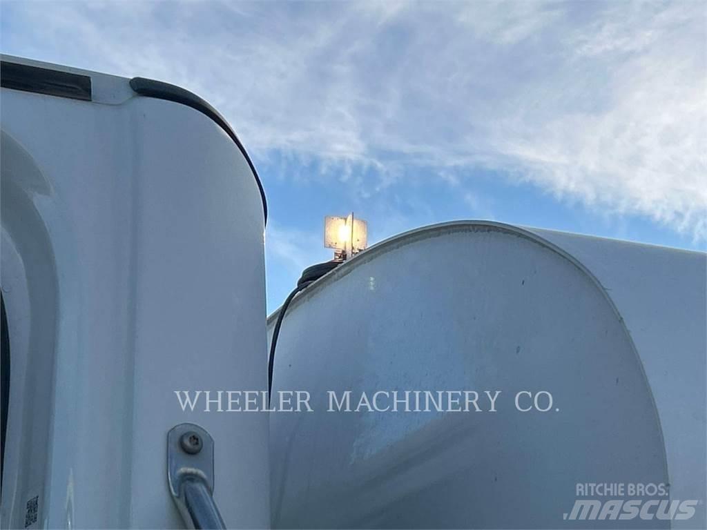 Freightliner WT4000 A Tanker trucks