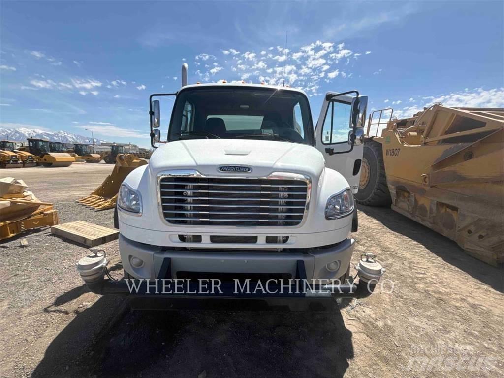 Freightliner WT4000 A Tanker trucks