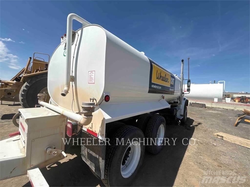 Freightliner WT4000 A Tanker trucks