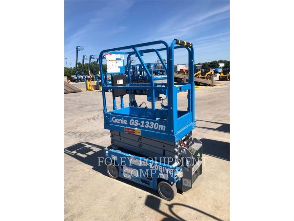 Genie GS1330 Scissor lifts