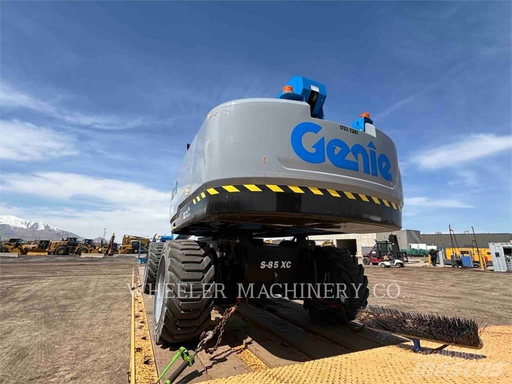 Genie S85XC Articulated boom lifts