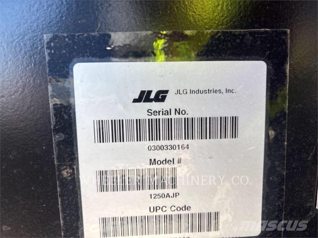 JLG 1250AJP Articulated boom lifts