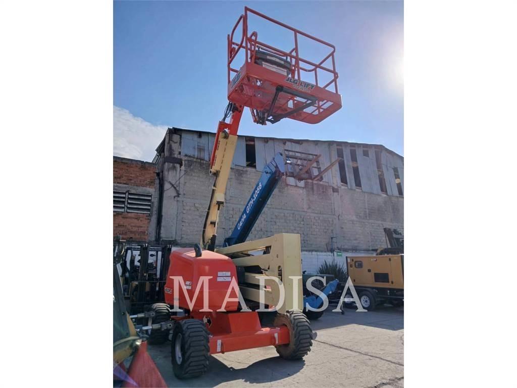 JLG 450AJ 4WD Articulated boom lifts