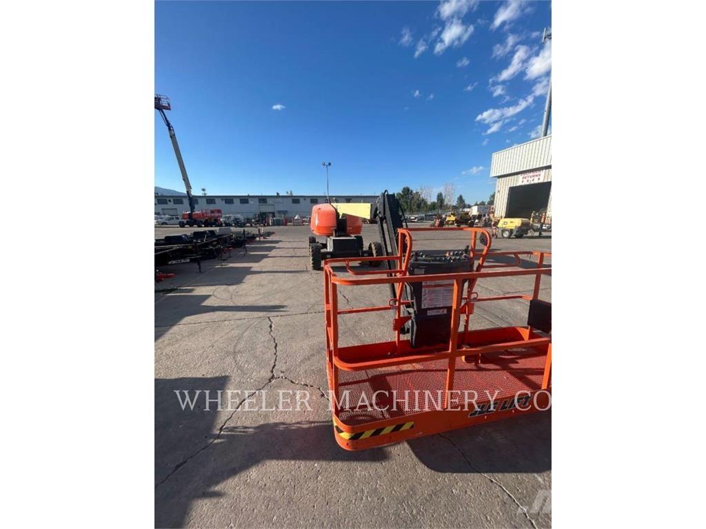 JLG 460SJ Articulated boom lifts