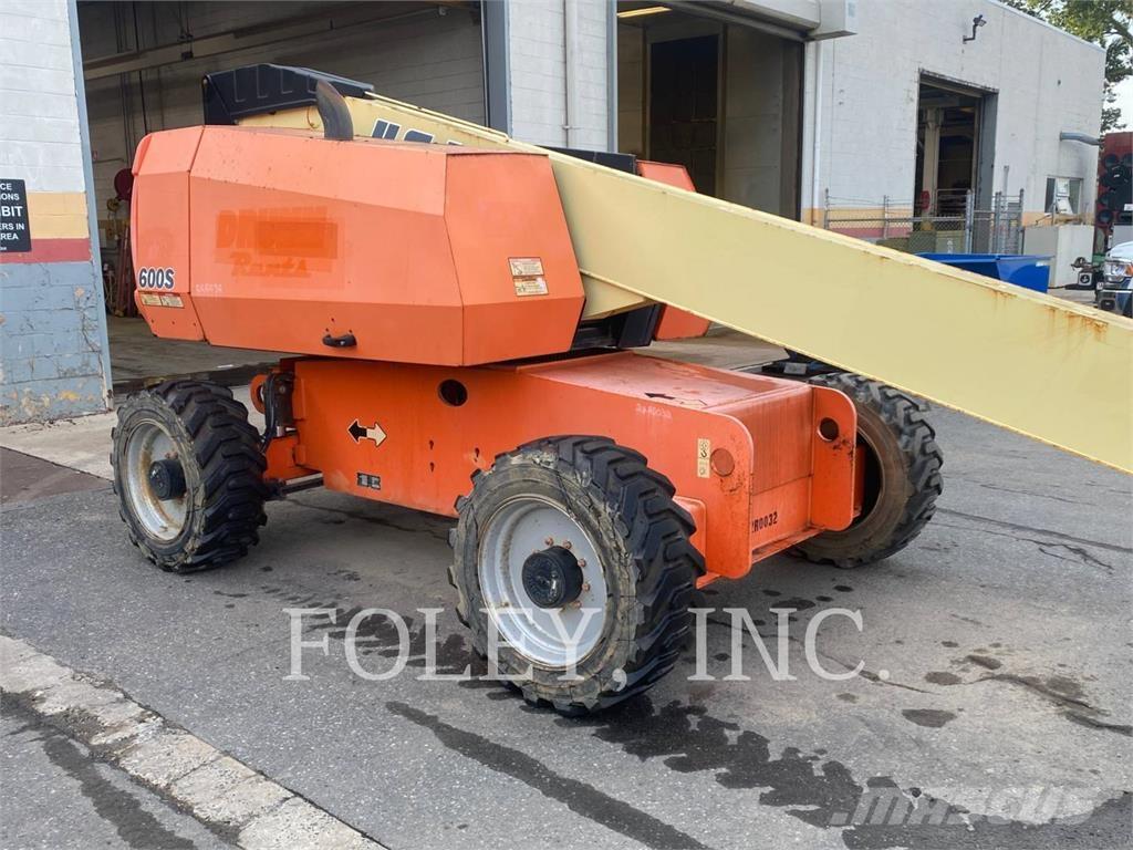 JLG 600S Articulated boom lifts