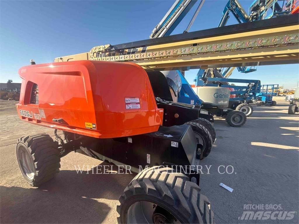 JLG 660SJ Articulated boom lifts