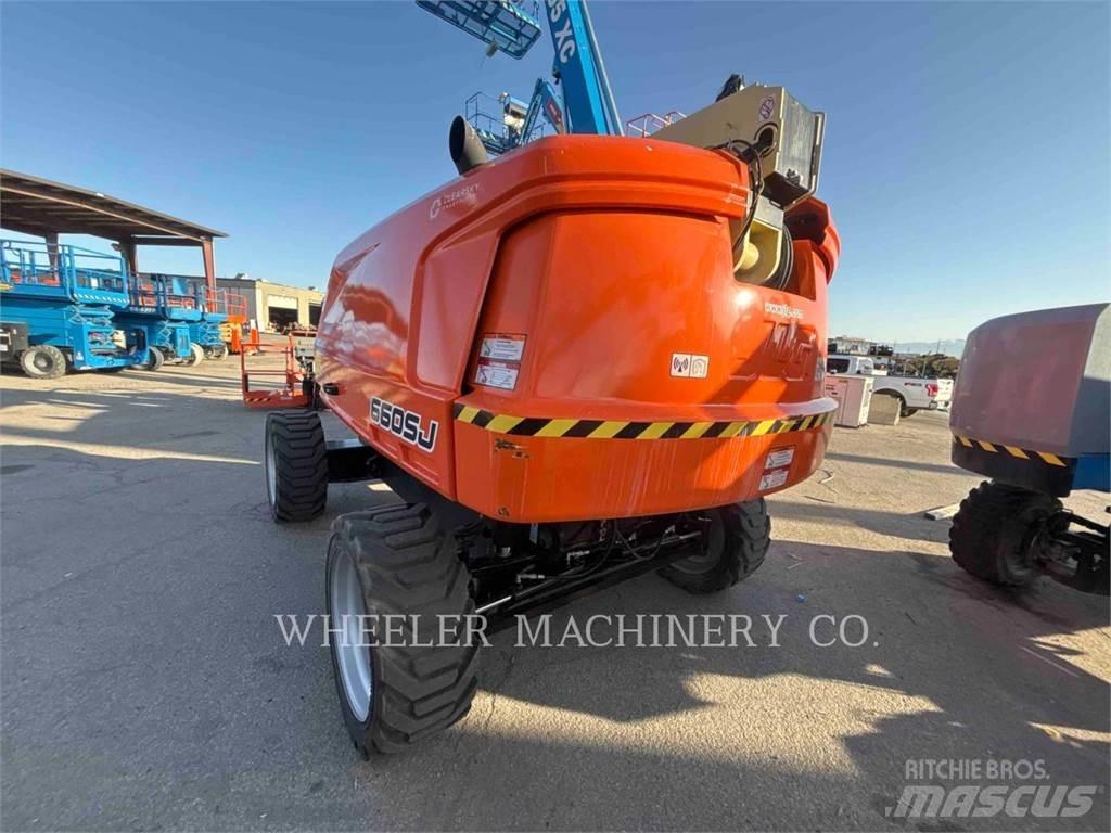 JLG 660SJ SP Articulated boom lifts