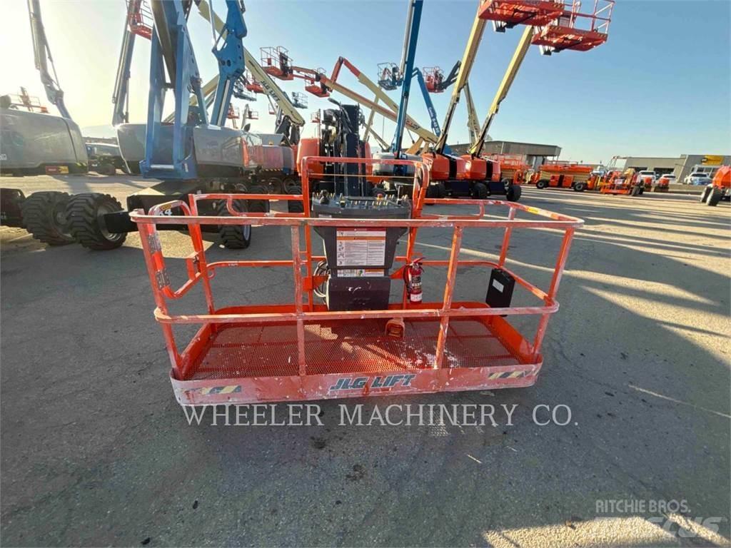 JLG 660SJ SP Articulated boom lifts
