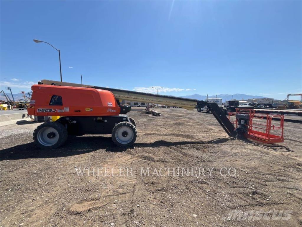 JLG 660SJ SP Articulated boom lifts