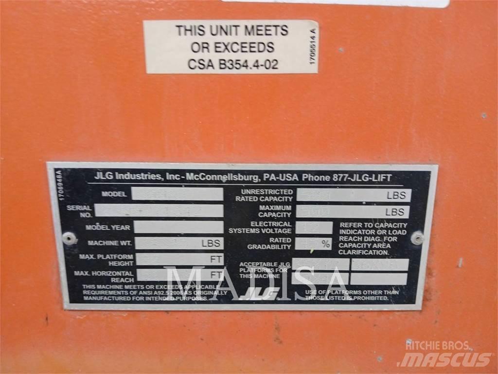JLG 800 AJ Articulated boom lifts