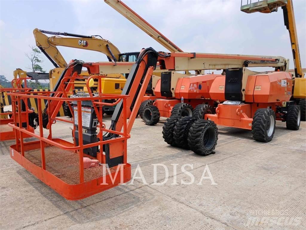 JLG 800 AJ Articulated boom lifts