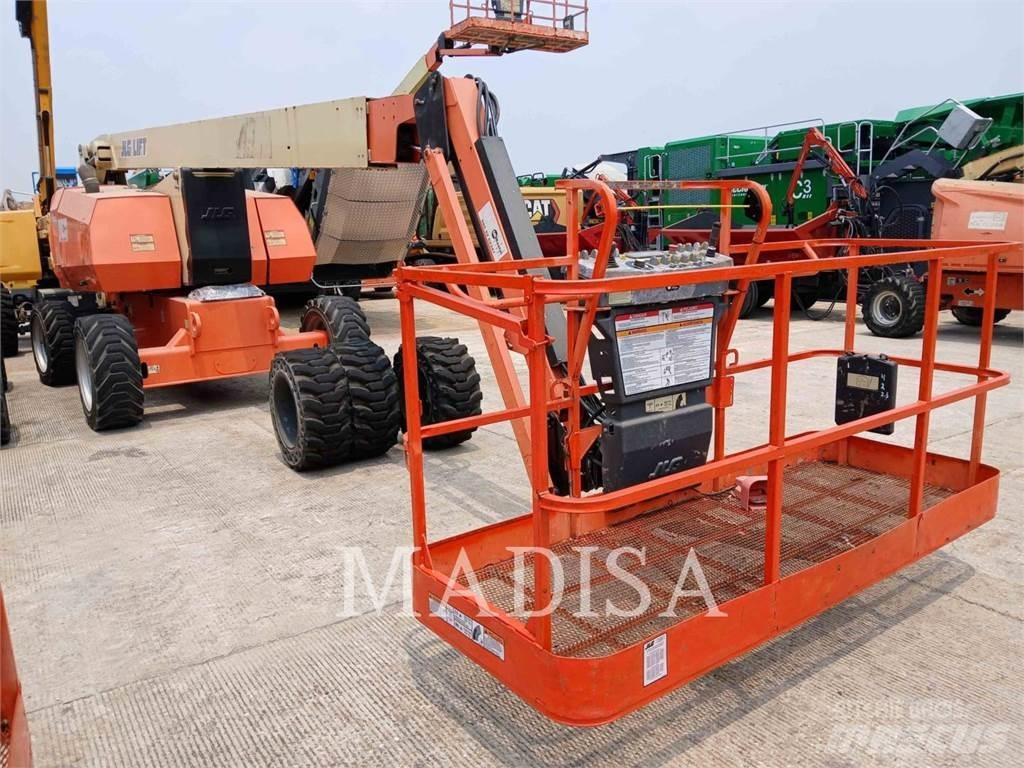 JLG 800 AJ Articulated boom lifts