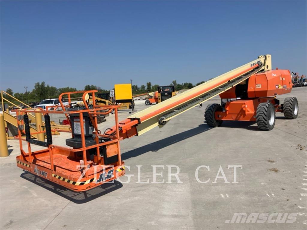 JLG 800S Articulated boom lifts