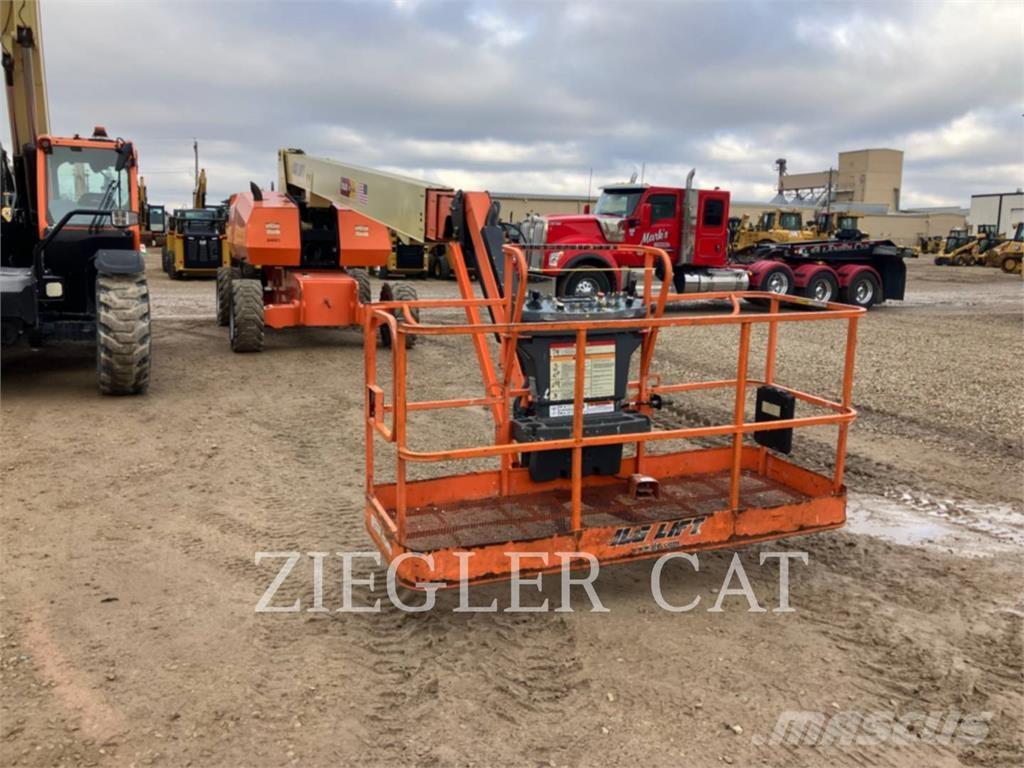 JLG 860SJ Articulated boom lifts