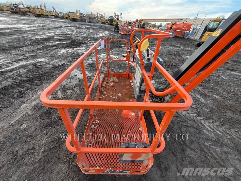 JLG 860SJ SP Articulated boom lifts
