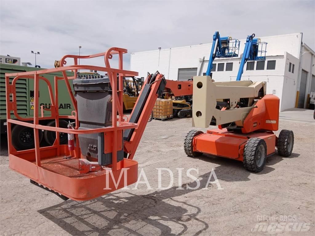 JLG E450AJ Articulated boom lifts
