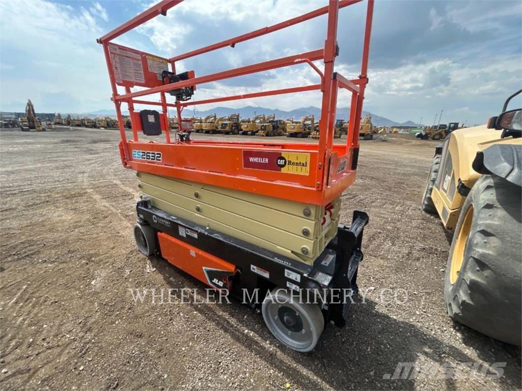 JLG ES2632 Scissor lifts