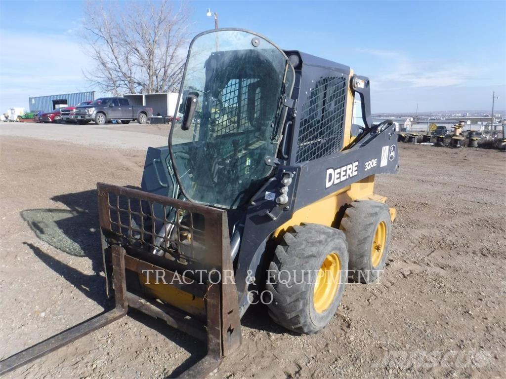 John Deere 320E Skid steer loaders