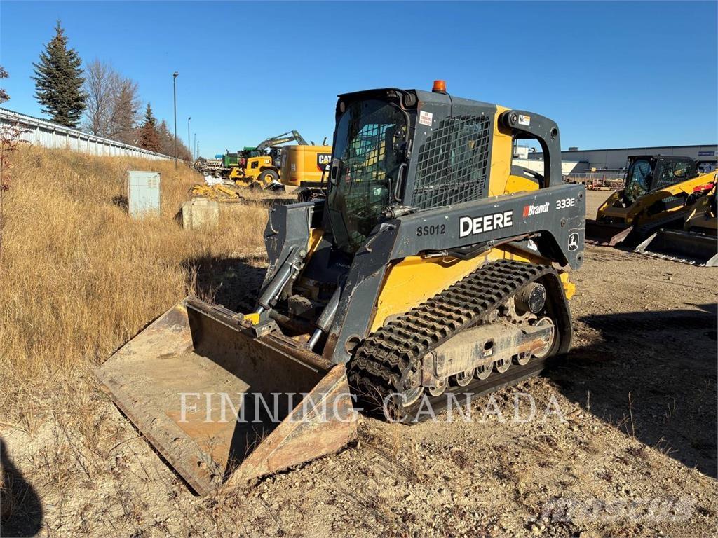 John Deere 333E Crawler loaders