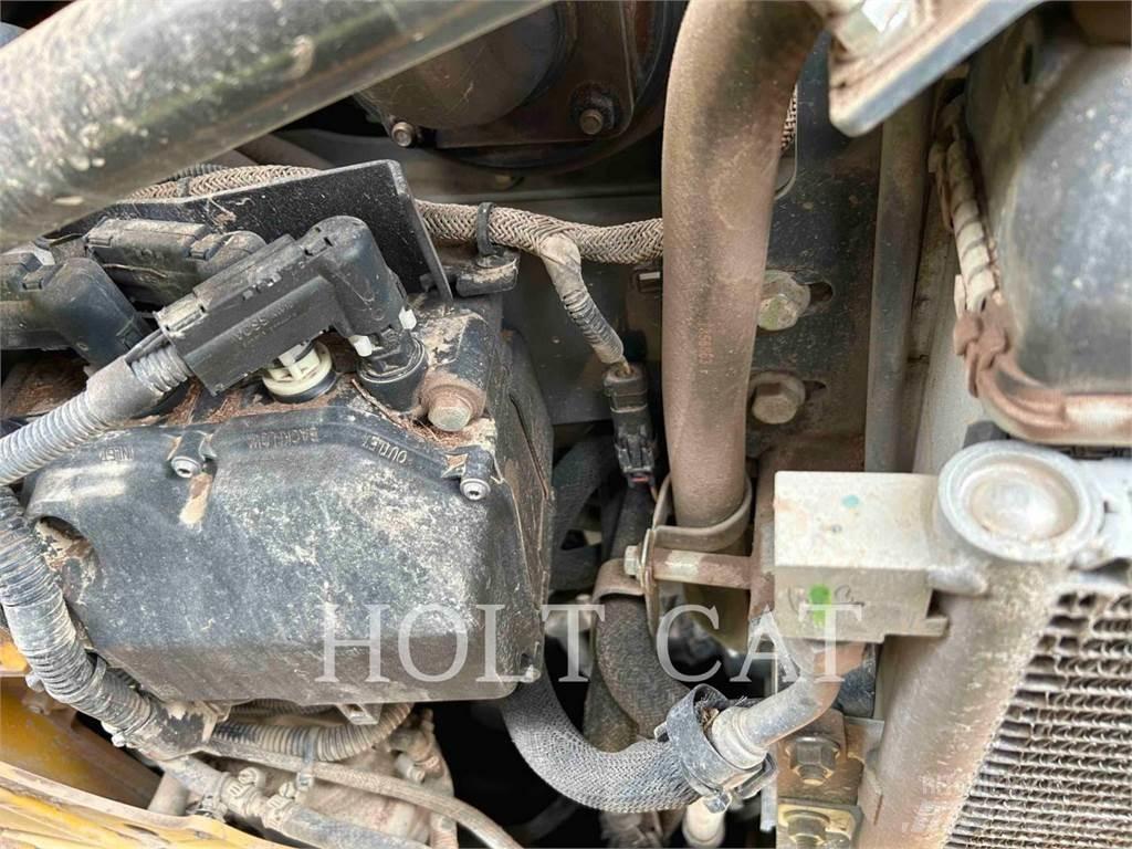 John Deere 333G Crawler loaders