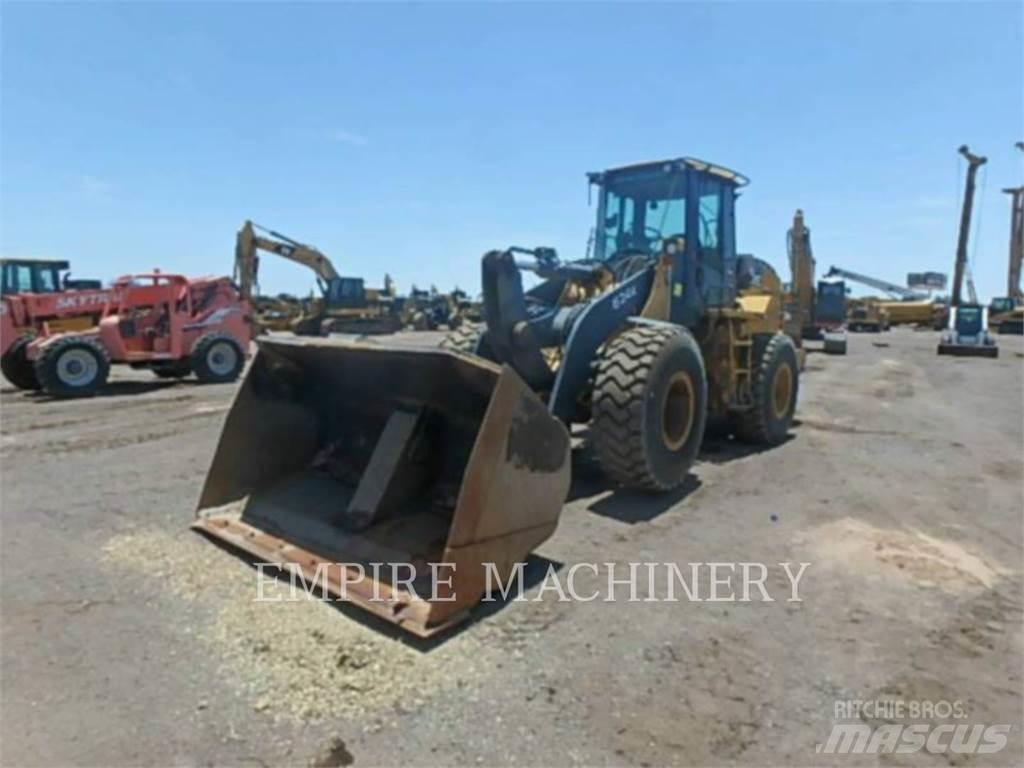 John Deere 624K Wheel loaders