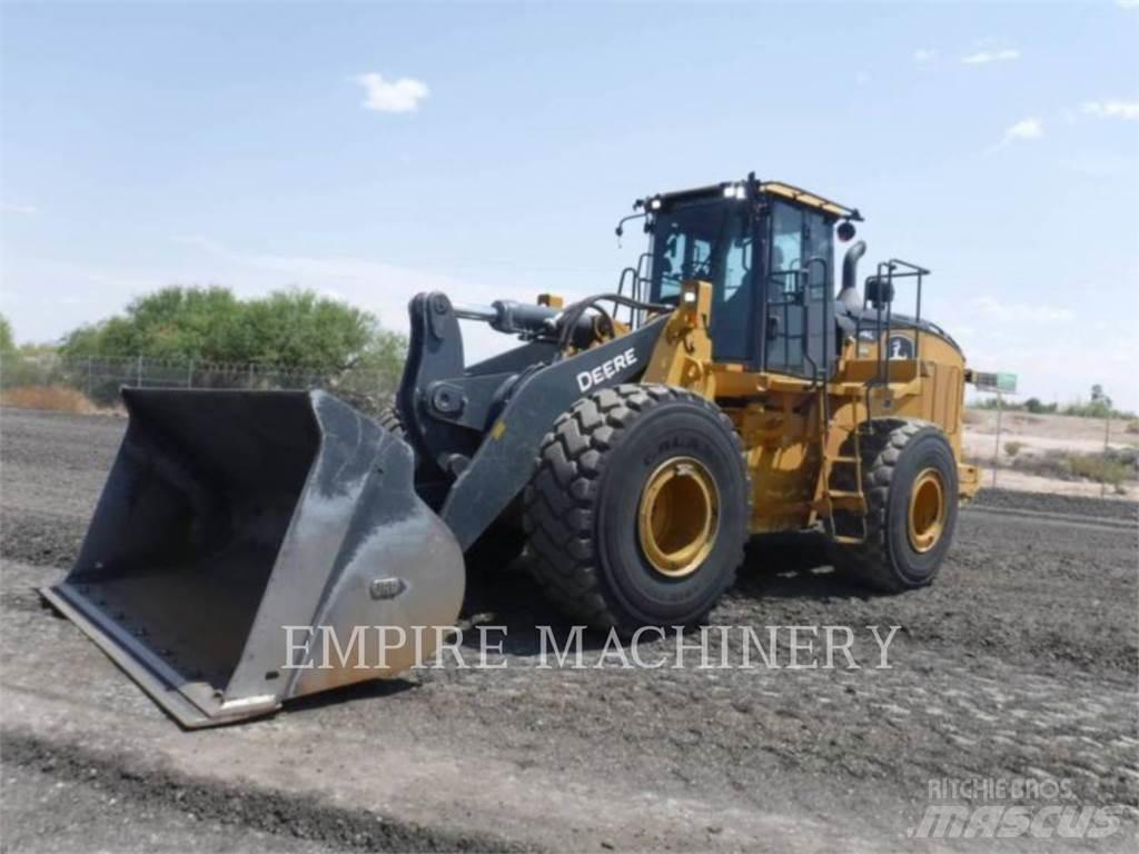 John Deere 744L Wheel loaders