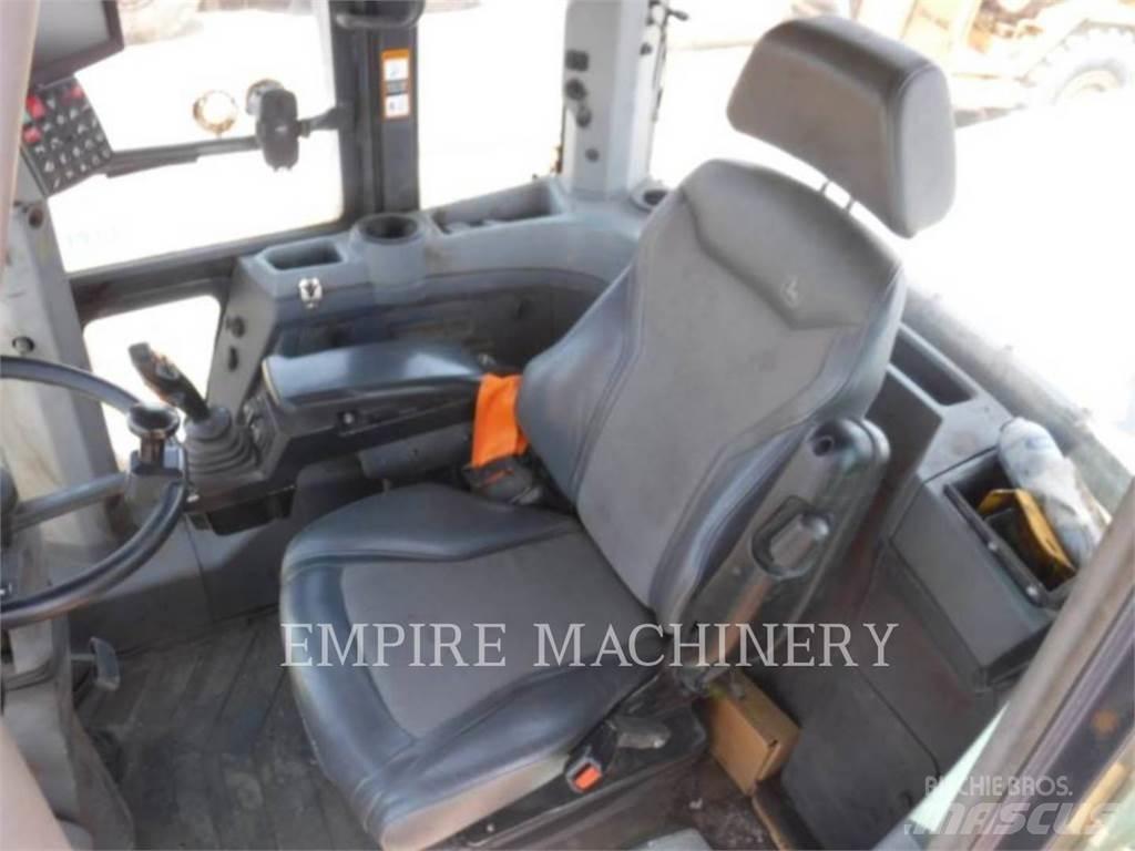 John Deere 744L Wheel loaders