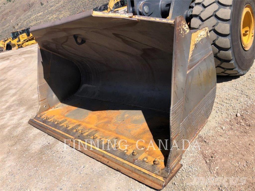 John Deere 824K Wheel loaders