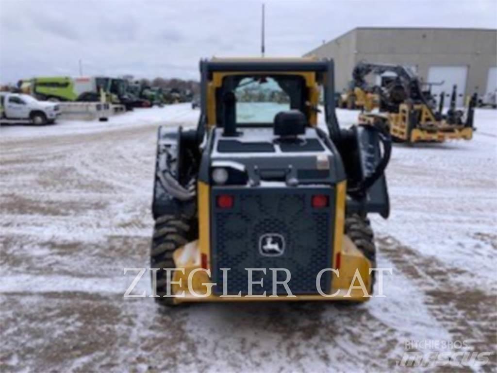 John Deere & CO. 320G Skid steer loaders