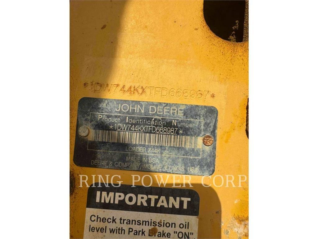 John Deere & CO. 744K Wheel loaders