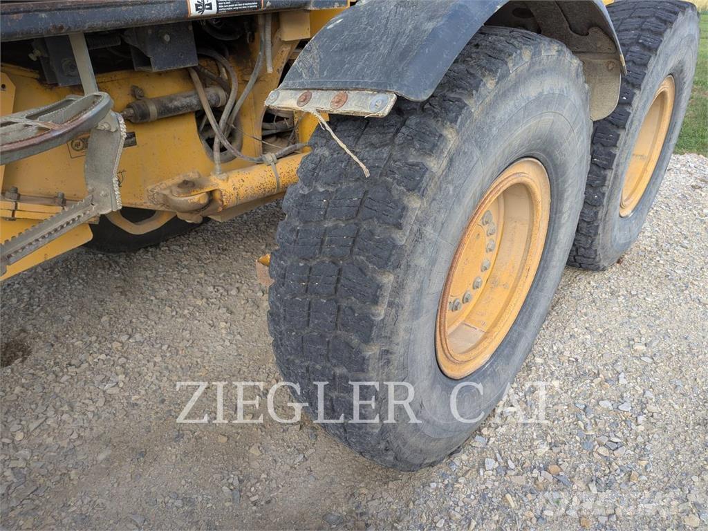 John Deere & CO. 772CH Graders