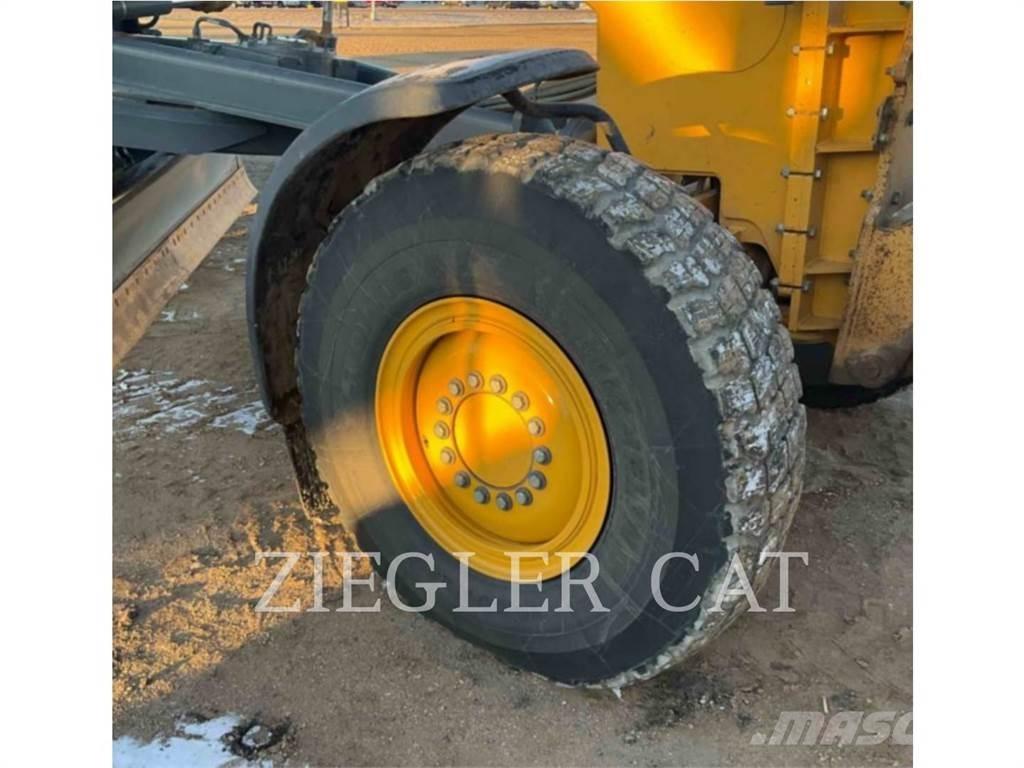 John Deere & CO. 772G Graders