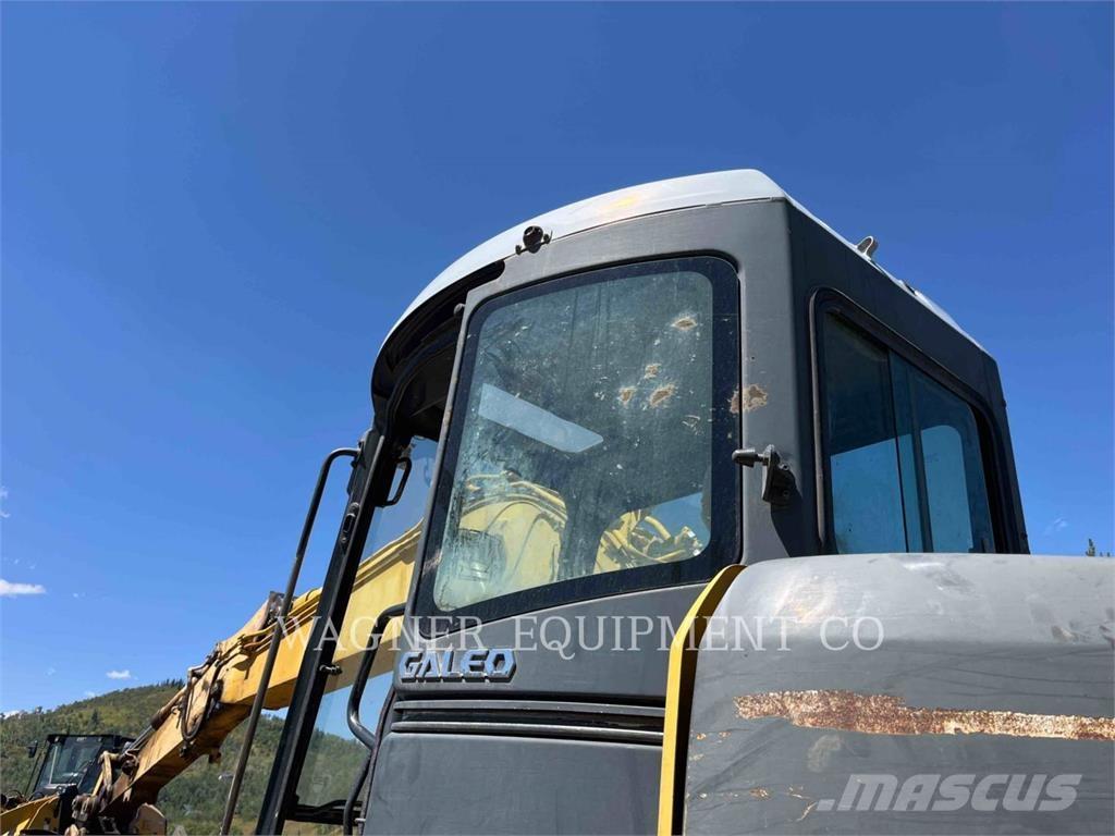 Komatsu PC138USLC2 Crawler excavators