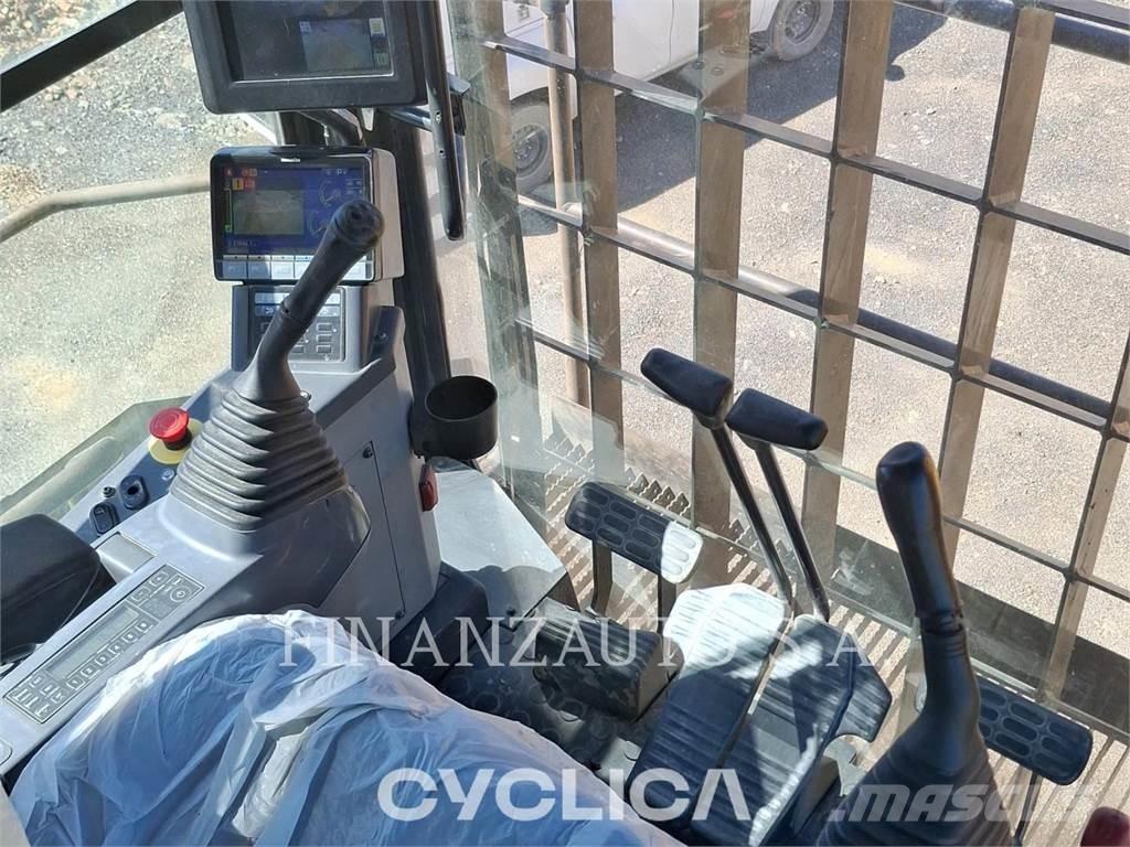 Komatsu PC2000-11 Crawler excavators