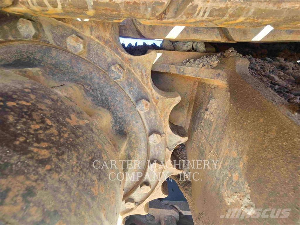 Komatsu PC220LC Crawler excavators