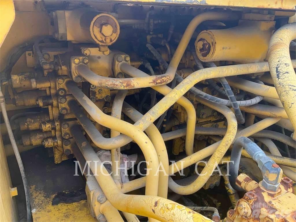 Komatsu PC750LC-6K Crawler excavators