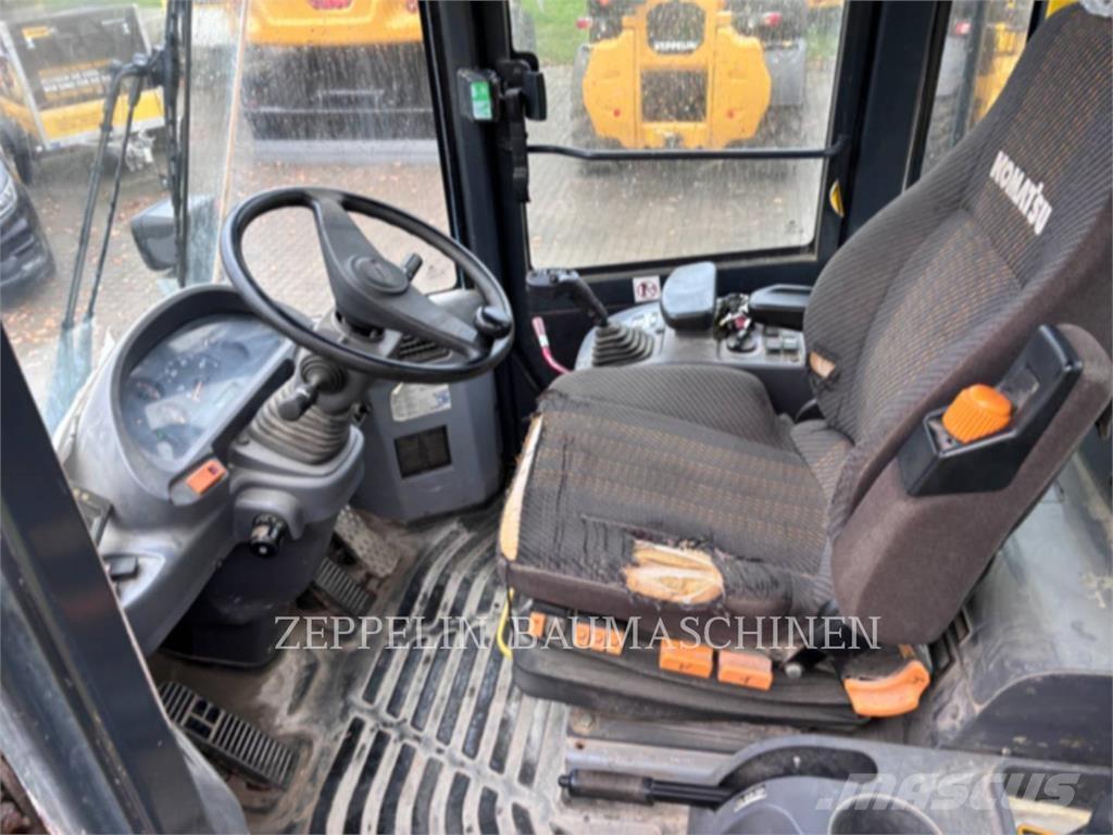 Komatsu WA250 Wheel loaders