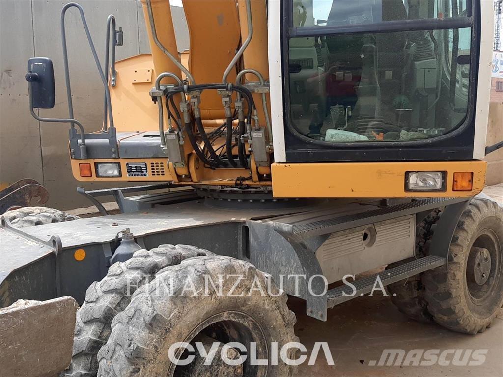 Liebherr A900 Wheeled excavators