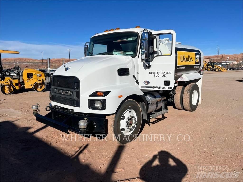 Mack WT2000 A Tanker trucks