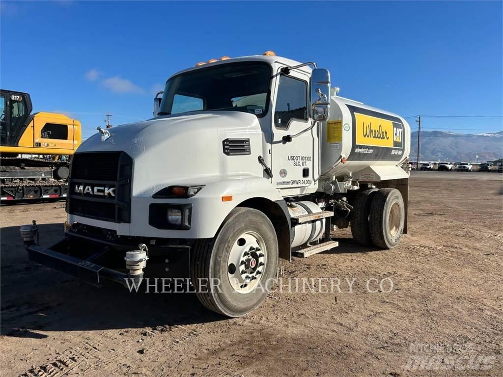 Mack WT2000 A Tanker trucks