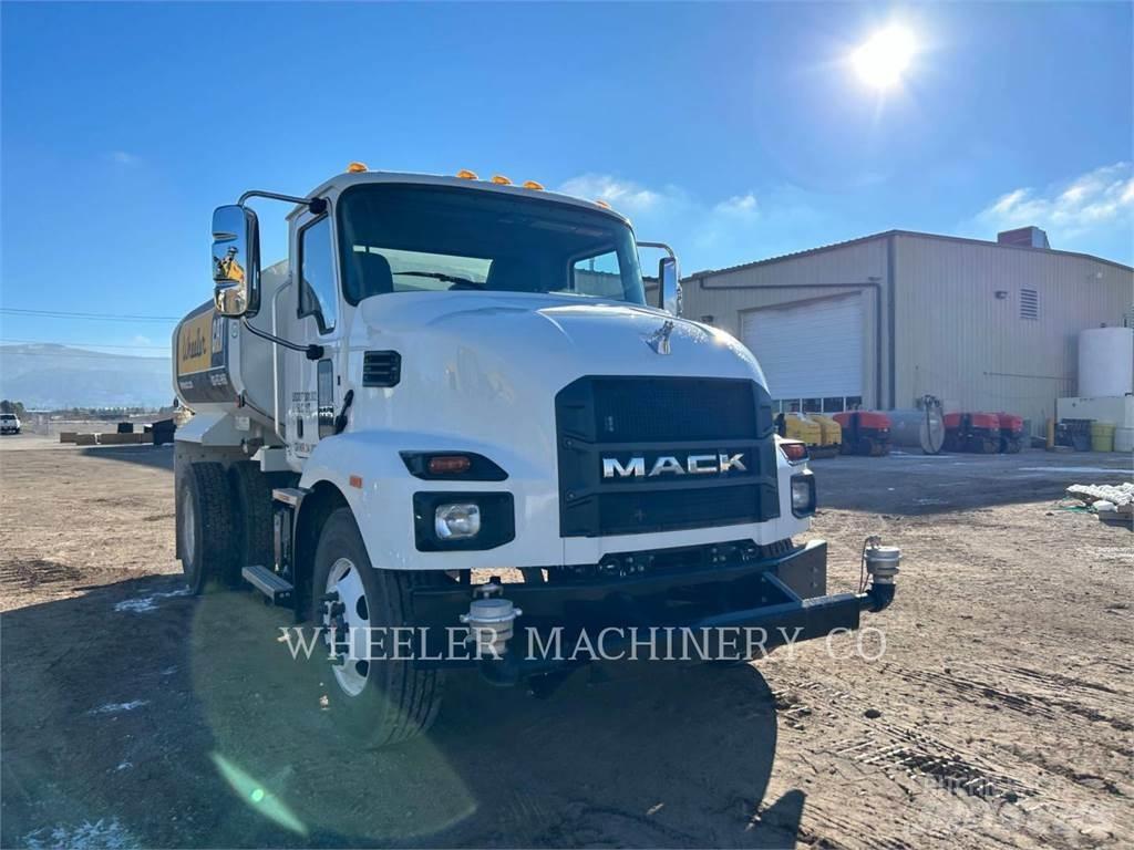 Mack WT2000 A Tanker trucks
