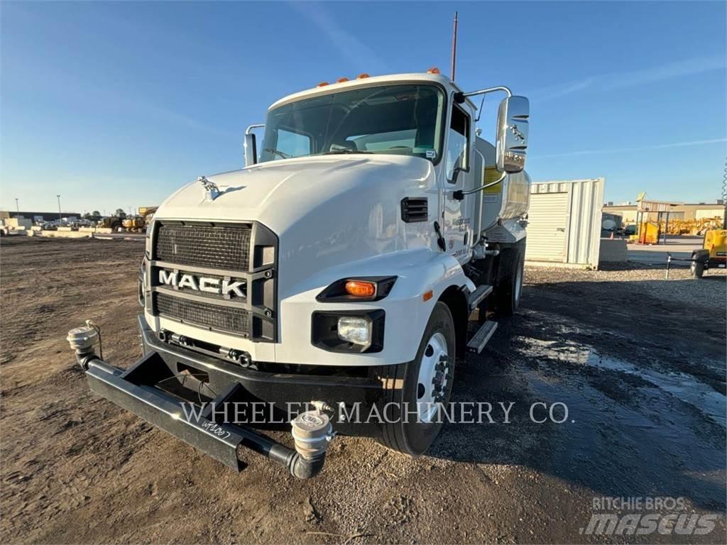 Mack WT2000 A Tanker trucks