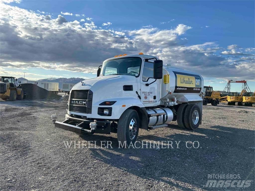 Mack WT2000 A Tanker trucks